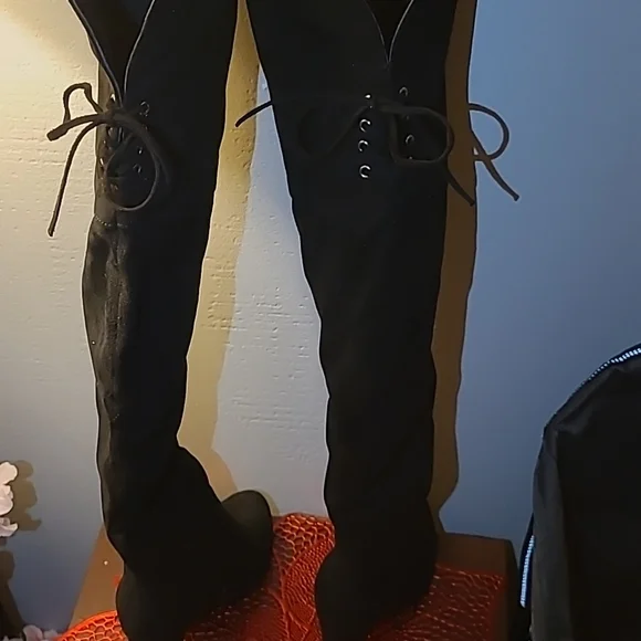 Wild Pair Womens Black Fabric Over The Knee Heeled Boots Size US 7 - Picture 2 of 4